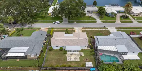 13854 PINECREST DRIVE
