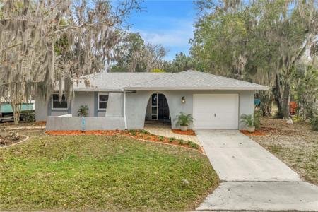 566 NW MAGNOLIA CIRCLE