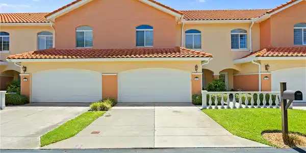 6343 VISTA VERDE E