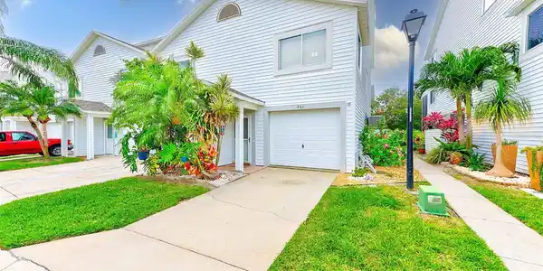 901 HIDDEN HARBOUR DRIVE