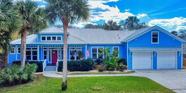 905 MAPLE STREET