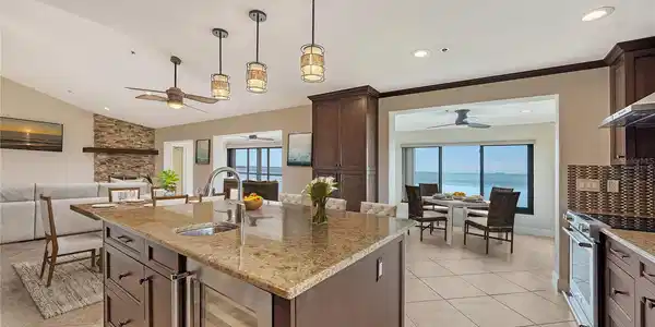 4567 BAY CLUB
