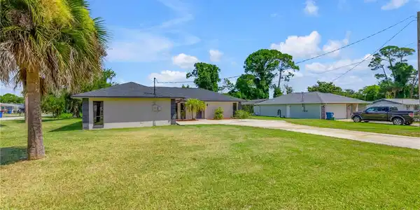 117 POINCIANA ROAD
