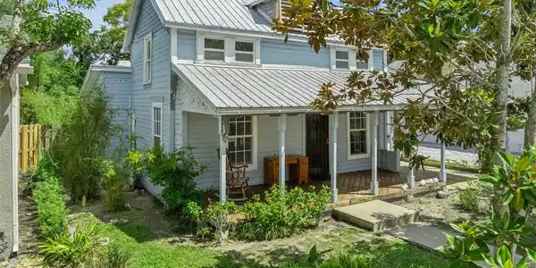 207 MARY AVENUE