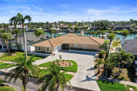 689 ISLAND WAY