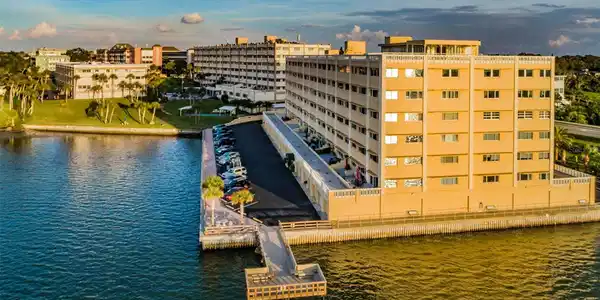 100 BLUFF VIEW