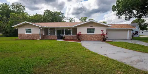 1868 PINE TREE DRIVE
