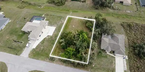1136-10-1410 MONTEREY LANE