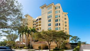 385 N POINT