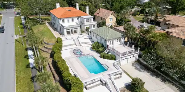 205 MAGNOLIA DRIVE
