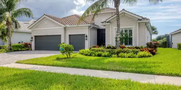 25127 GOLDEN FERN DRIVE