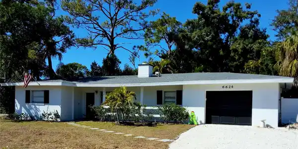 6624 FAIRWAY DRIVE