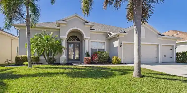 2533 WOOD POINTE DRIVE