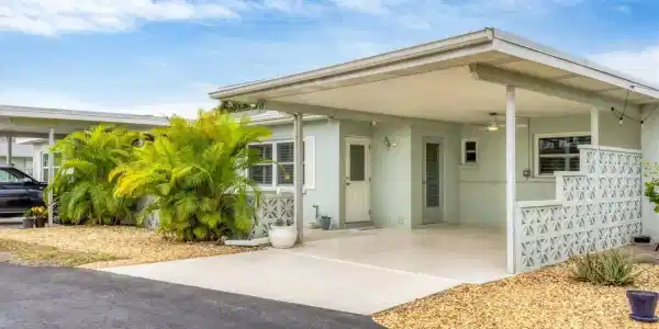 1018 BEACH MANOR CIRCLE