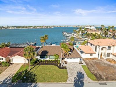 6421 4TH PALM POINT