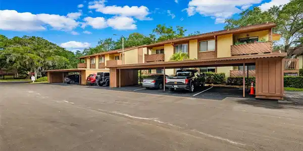 511 LONGFELLOW COURT