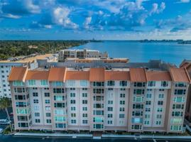 632 EDGEWATER
