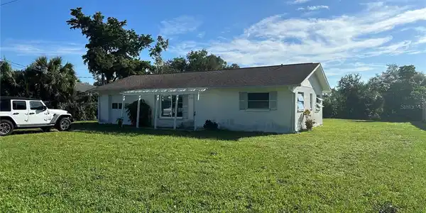 2050 E CREST DRIVE
