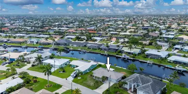 385 CAPRI ISLES COURT