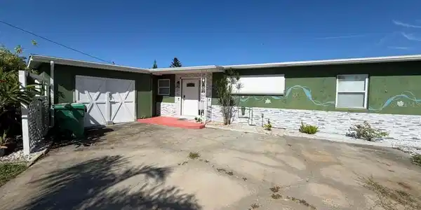 2201 AARON STREET