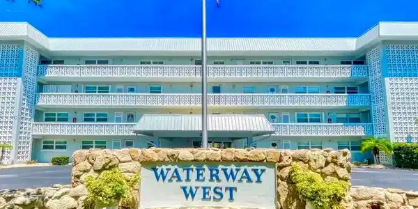 315 N CAUSEWAY