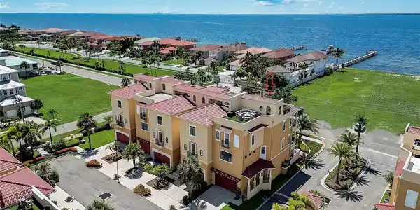 6412 MAYRA SHORES