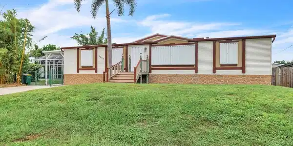 3023 BAMBOO COURT