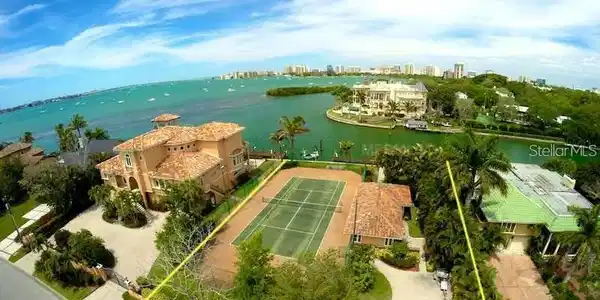 1356 HARBOR DRIVE