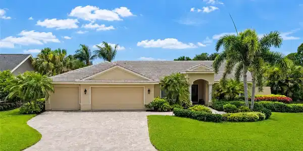 486 YACHT HARBOR DRIVE