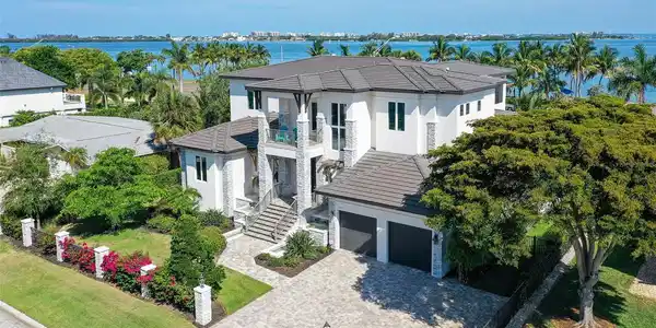 121 SEAGULL LANE