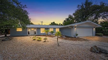 611 VENICE LANE