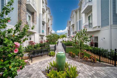 516 LAUREL PARK