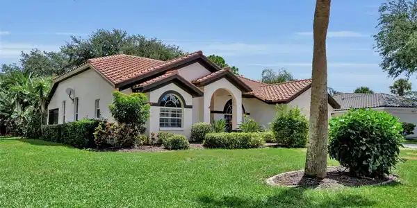 2102 TEQUESTA TRAIL