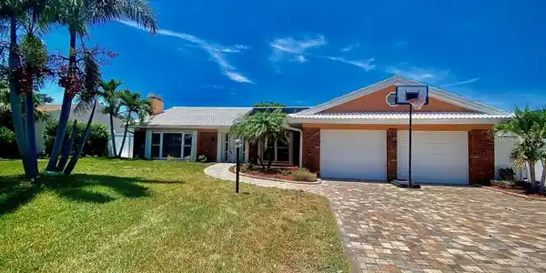 14523 BAY HILLS