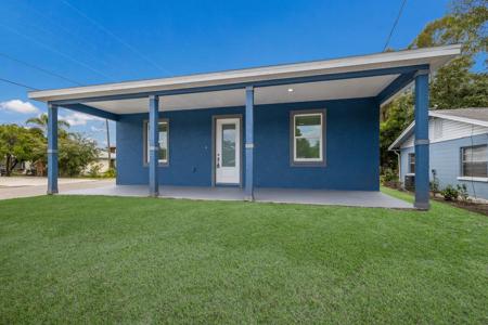 1001 2ND STREET W