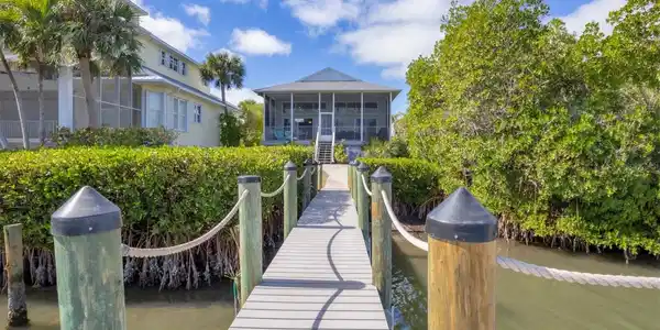 2615 N BEACH ROAD