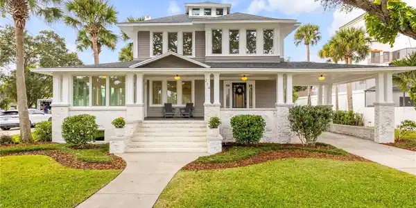 214 S RIVERSIDE DRIVE