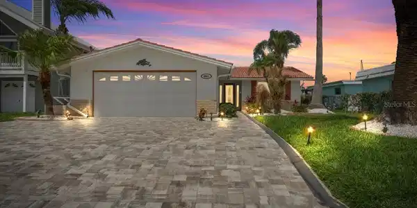 4951 POMPANO DRIVE