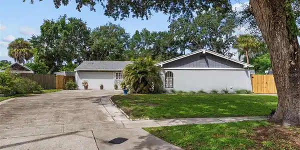 7002 APPLEWOOD COURT