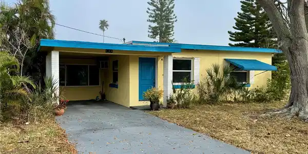 200 10TH AVENUE