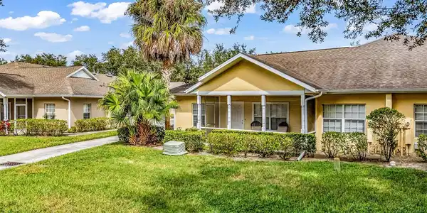1647 RED OAK LANE