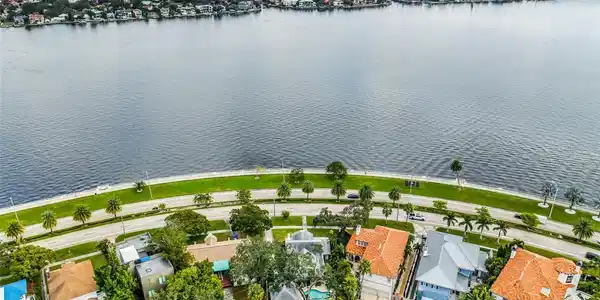 829 BAYSHORE BOULEVARD