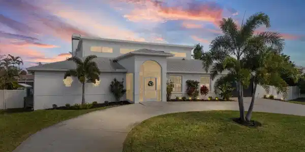 617 KINGSTON COURT