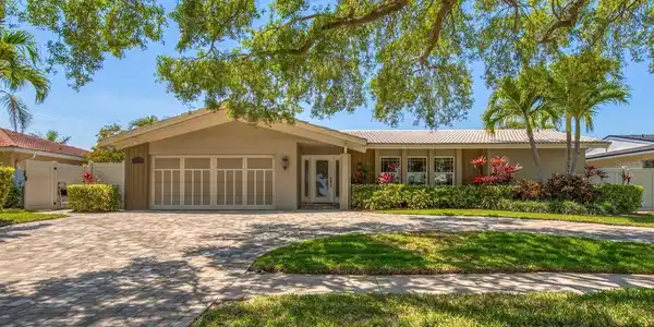 774 HARBOR ISLAND
