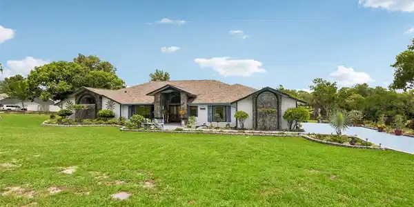 5318 SANDRA DRIVE