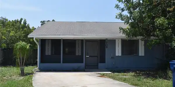 709 45TH E