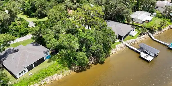 6 RIVER OAKS PLACE