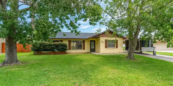 221 CHERRYWOOD LANE
