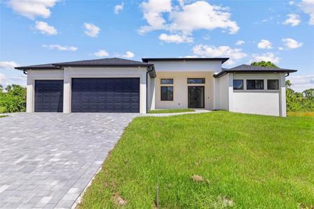 15048 HENNIPEN CIRCLE