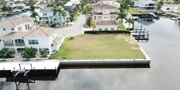 5415 CAPTAINS COURT